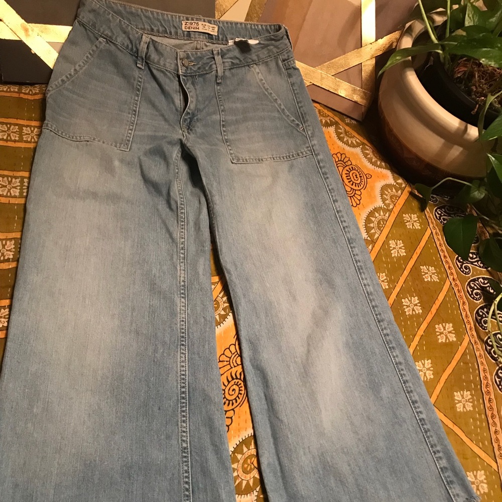 Zara cropped flare jean.